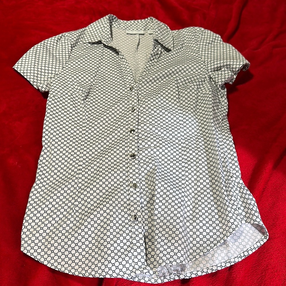 Button down shirt white and black